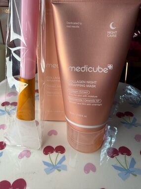 Medicube Collagen Night Wrapping Mask - Rose Gold